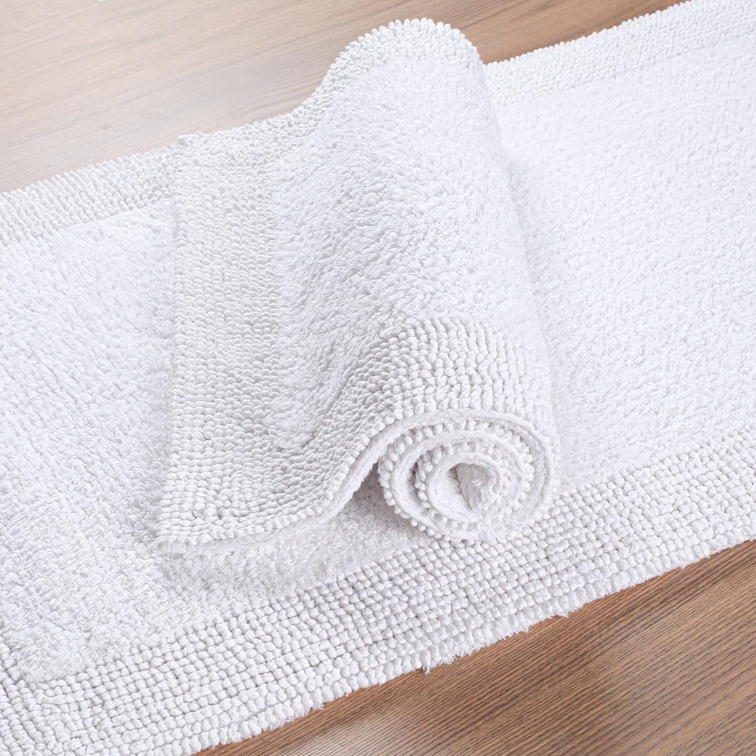 Reversible White Cotton Bath Mat Rug â€“ 17X24, Water Absorbent, Machine Washable Bathroom Rug Mat for outside Bathtub